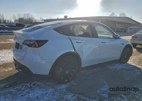 2021 Tesla Model Y z USA, uszkodzony, nr VIN 5YJYGDEE9MF130098